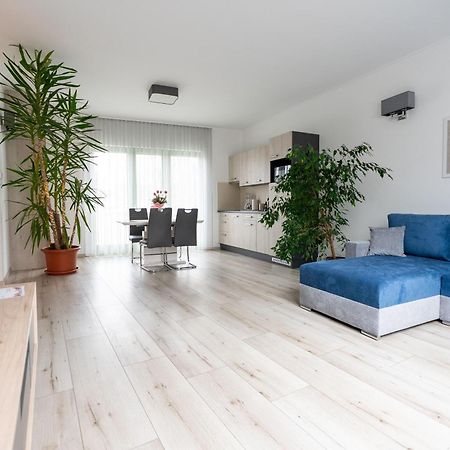 Jokai Apartman Dunafoldvar Exteriör bild