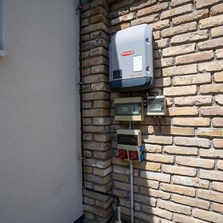Jokai Apartman Dunafoldvar Exteriör bild