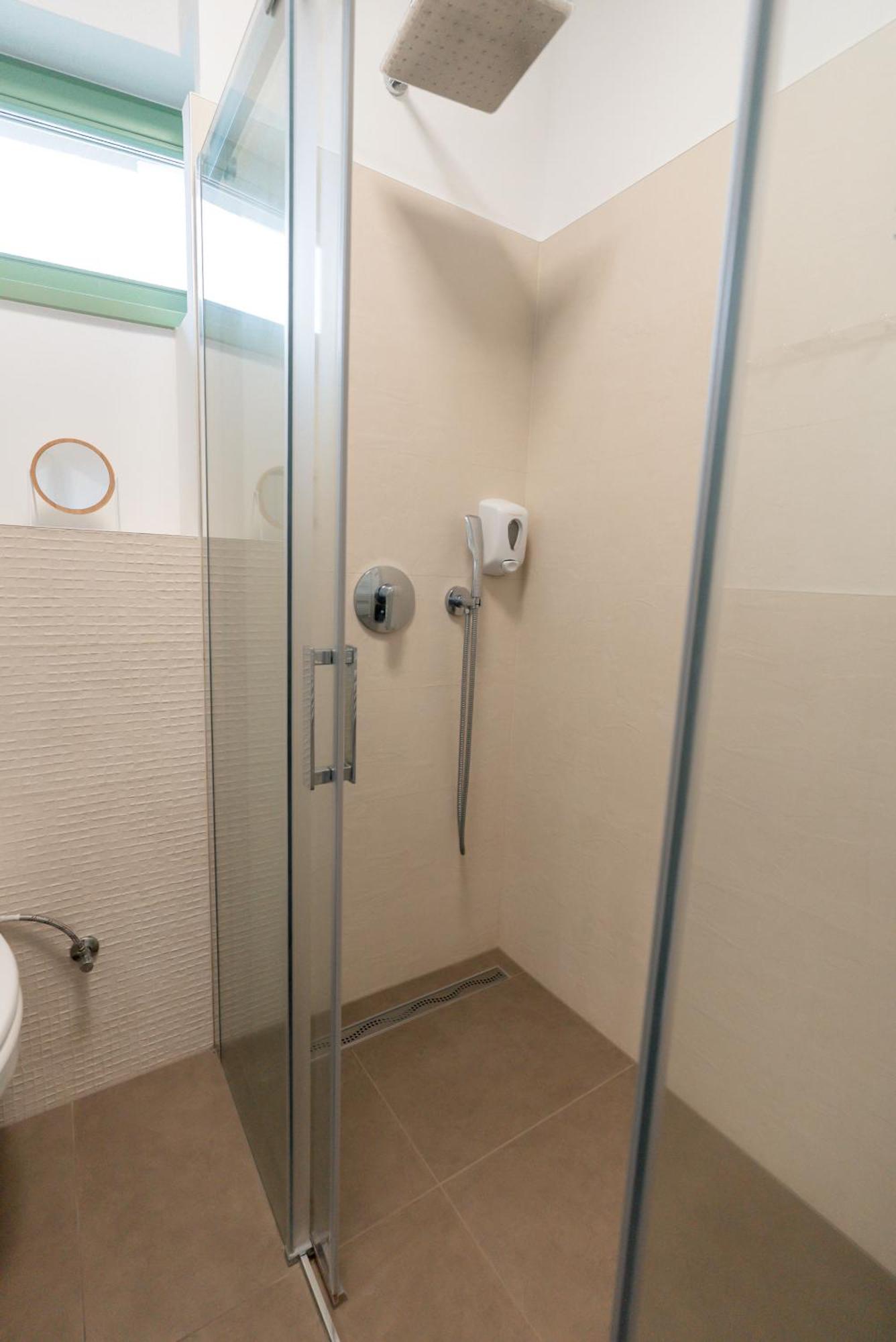 Jokai Apartman Dunafoldvar Exteriör bild