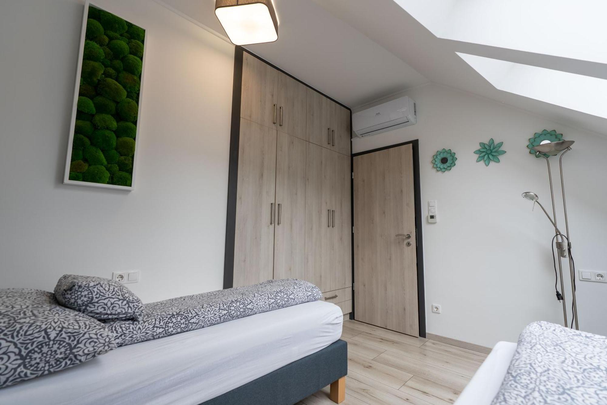 Jokai Apartman Dunafoldvar Exteriör bild