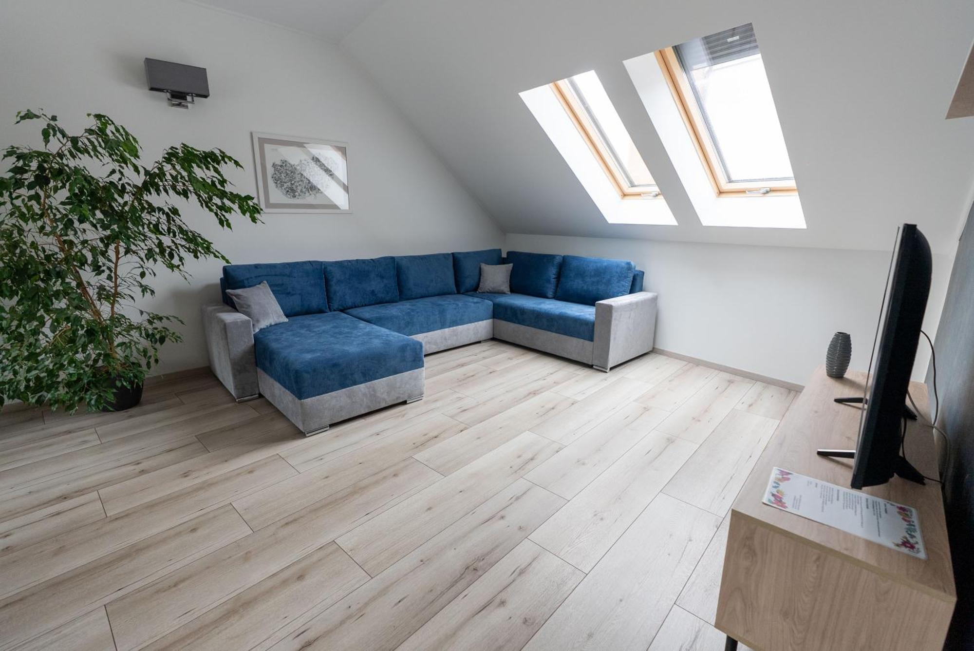 Jokai Apartman Dunafoldvar Exteriör bild