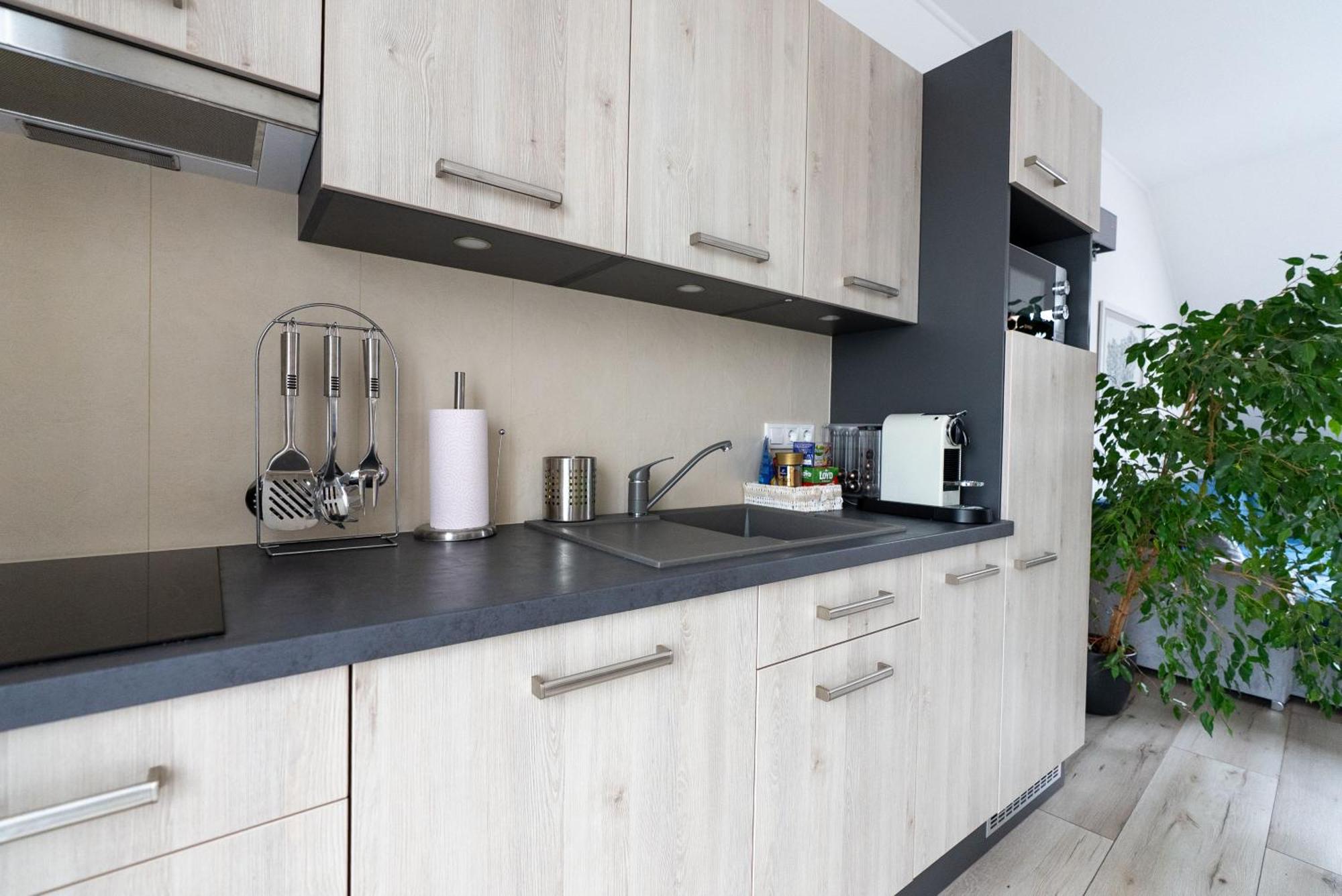 Jokai Apartman Dunafoldvar Exteriör bild
