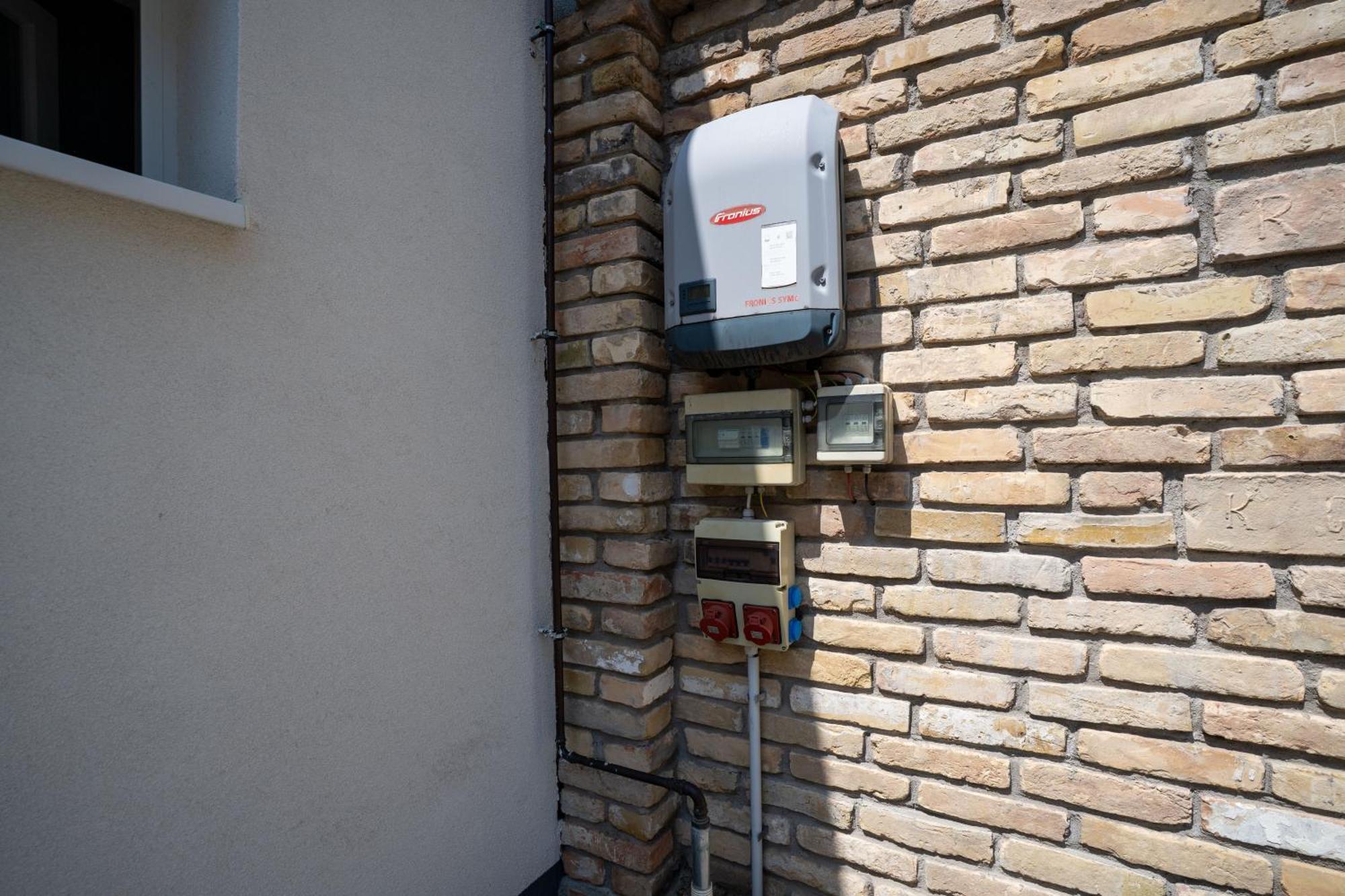 Jokai Apartman Dunafoldvar Exteriör bild